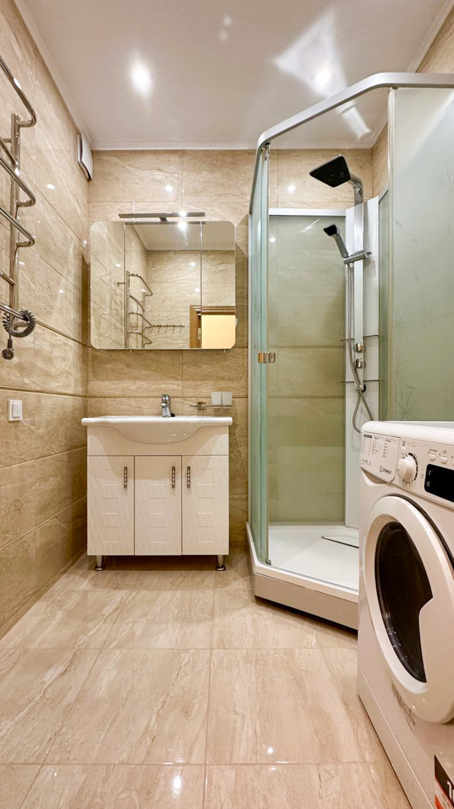 Продажа 3-комнатной квартиры 97 м², Драгоманова ул., 31В