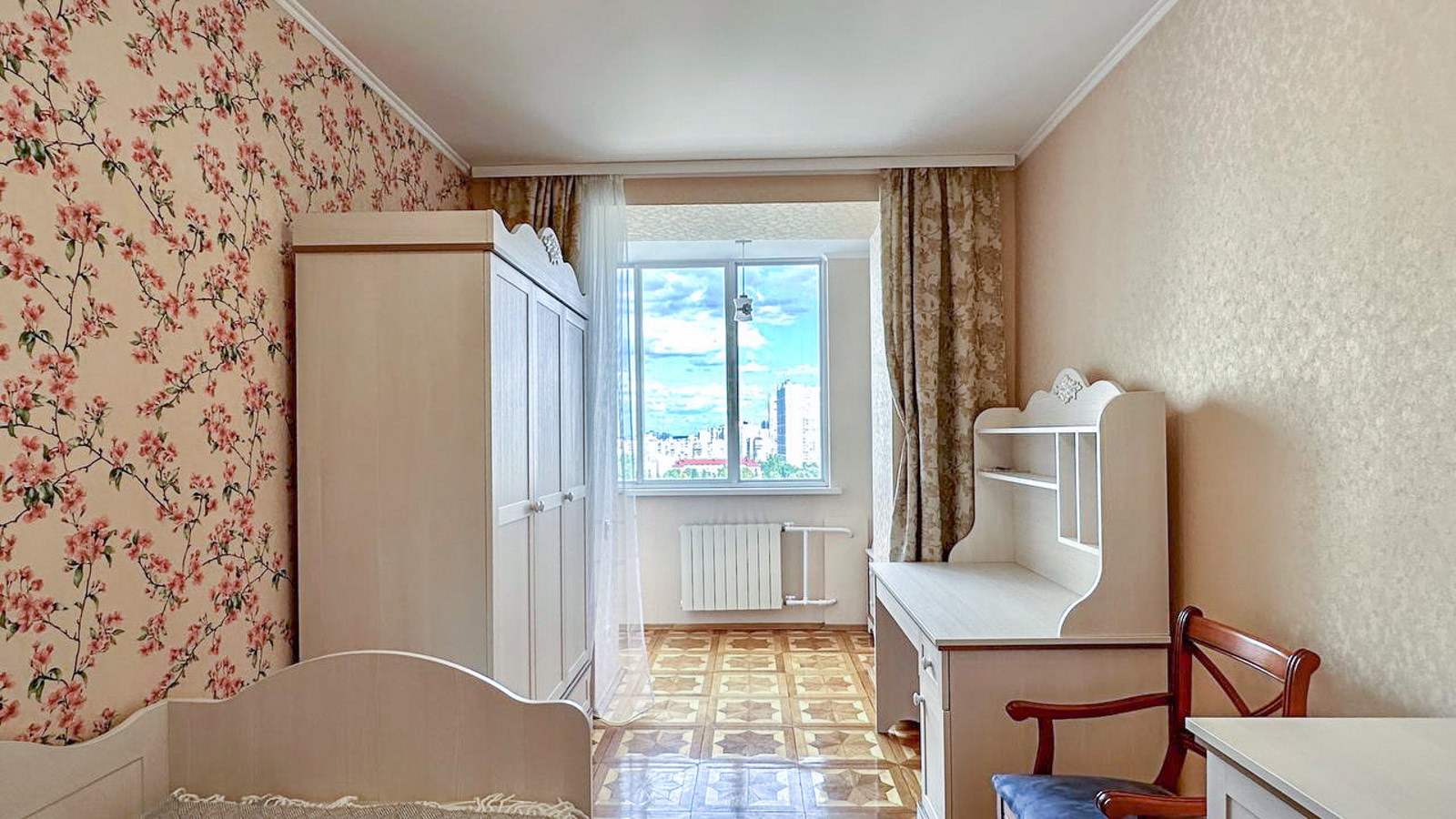 Продажа 3-комнатной квартиры 97 м², Драгоманова ул., 31В