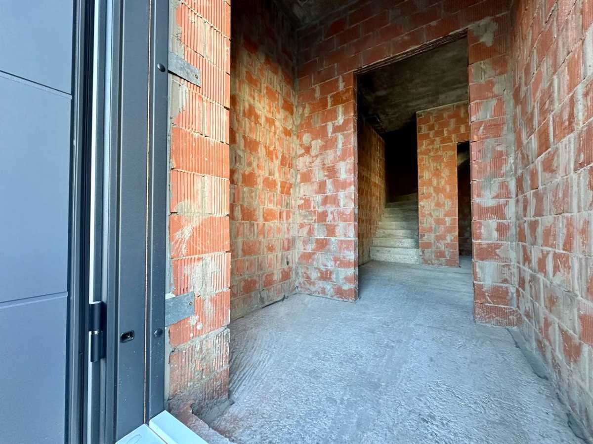 Продажа 3-комнатной квартиры 71 м², Святопетровского ул., 34