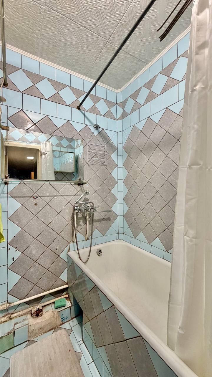 Продаж 3-кімнатної квартири 69 м², Бурштинова вул.