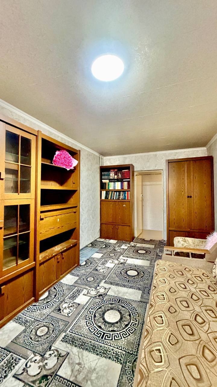 Продаж 3-кімнатної квартири 69 м², Бурштинова вул.