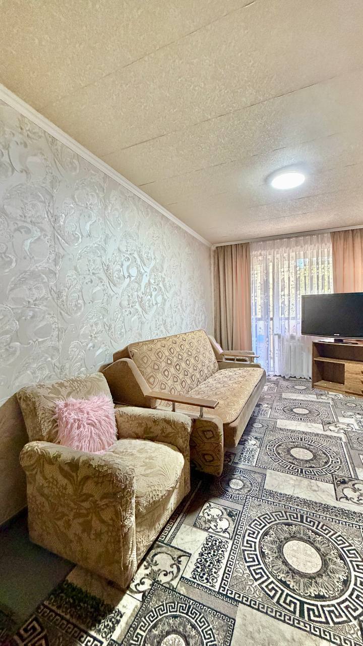 Продаж 3-кімнатної квартири 69 м², Бурштинова вул.