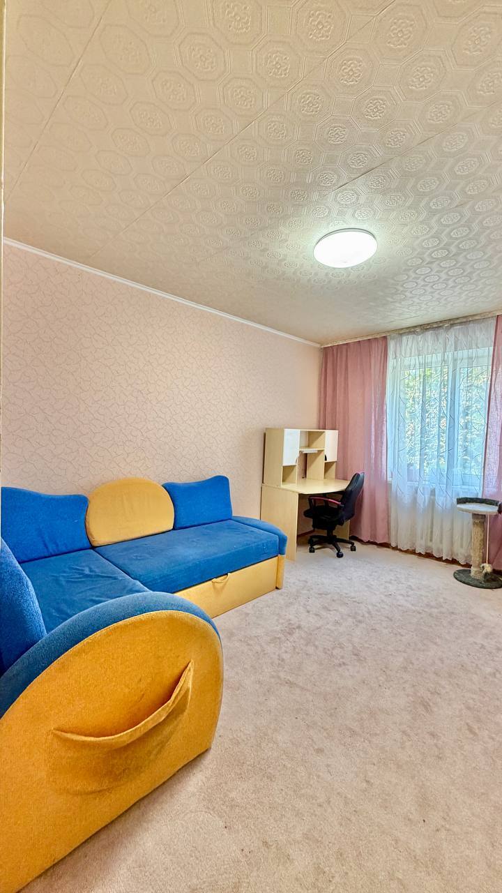 Продаж 3-кімнатної квартири 69 м², Бурштинова вул.