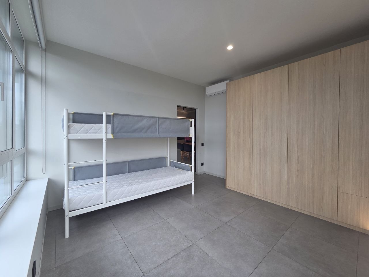 Аренда 4-комнатной квартиры 114 м², Сечевых Стрельцов ул.