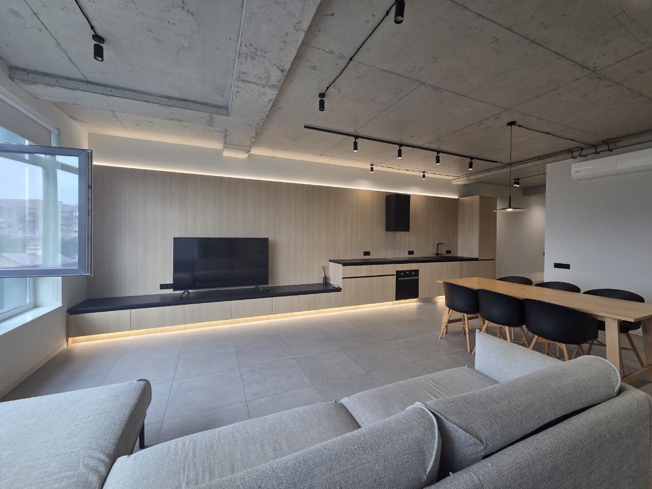 Аренда 4-комнатной квартиры 114 м², Сечевых Стрельцов ул.