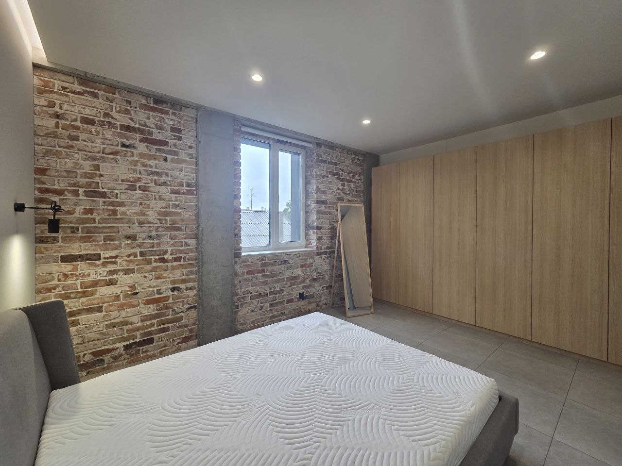 Аренда 4-комнатной квартиры 114 м², Сечевых Стрельцов ул.