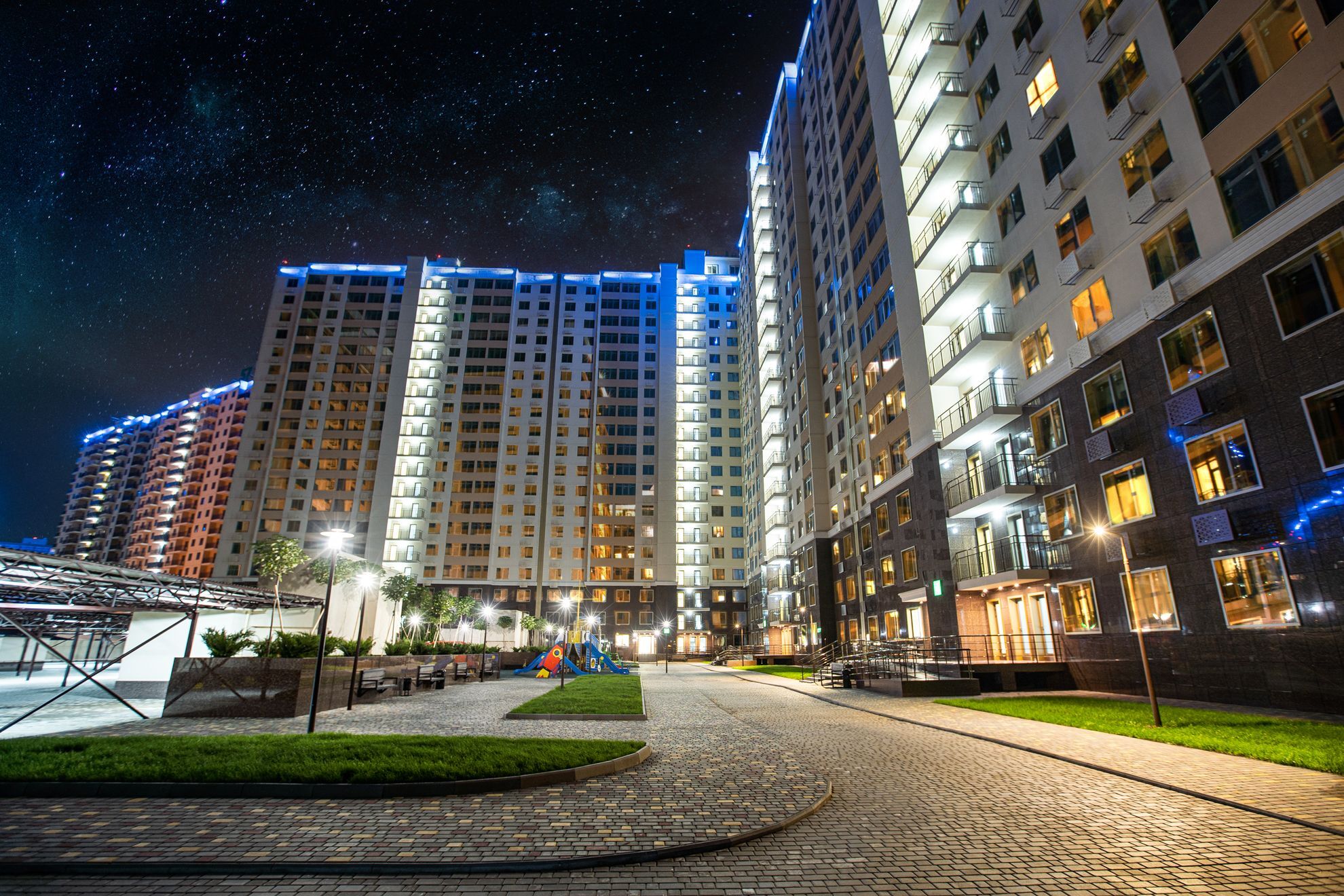 Продаж 2-кімнатної квартири 61 м², Перлинна вул.