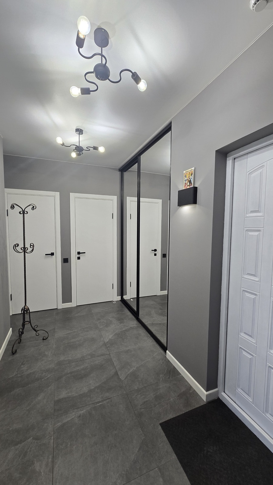 Продаж 2-кімнатної квартири 61 м², Перлинна вул.