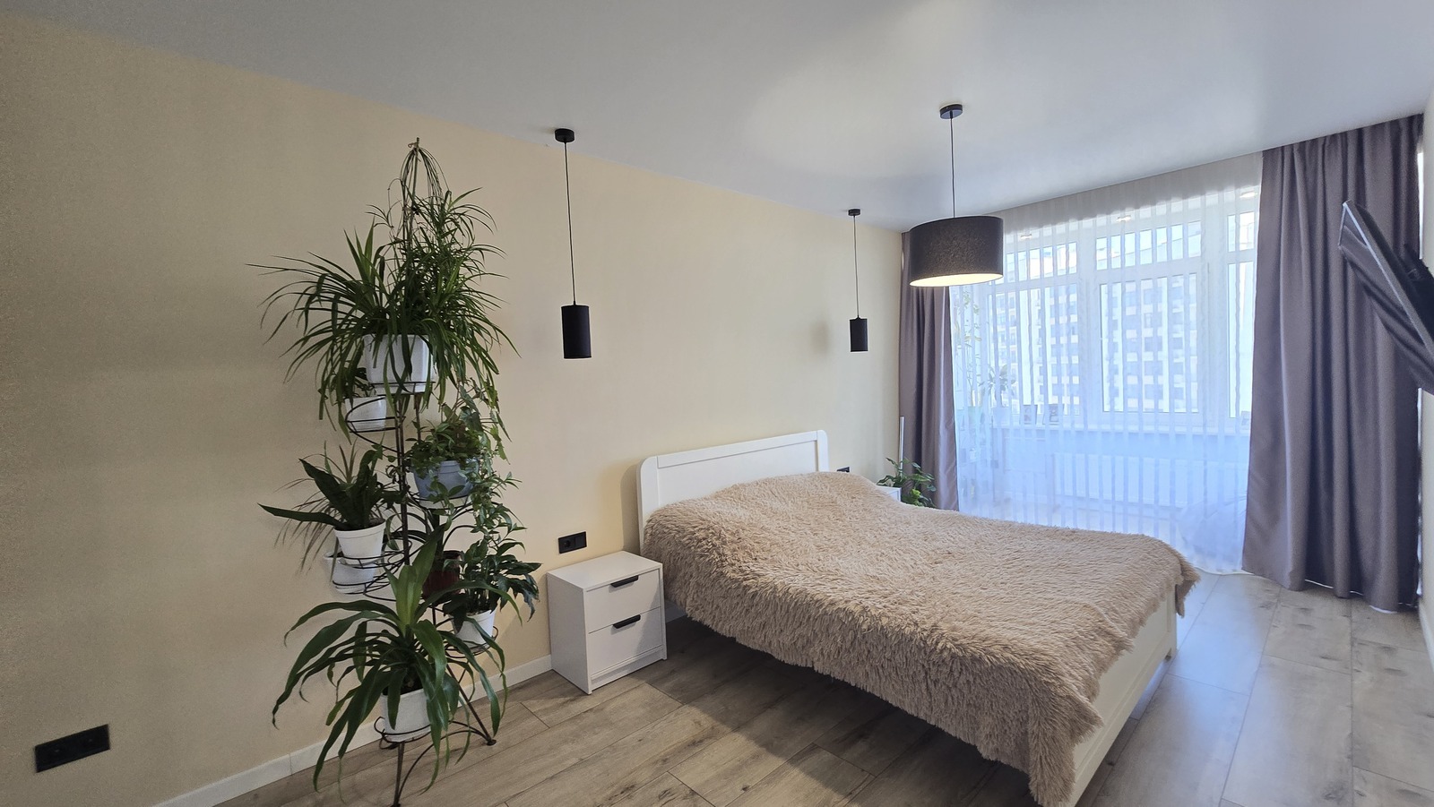 Продаж 2-кімнатної квартири 61 м², Перлинна вул.