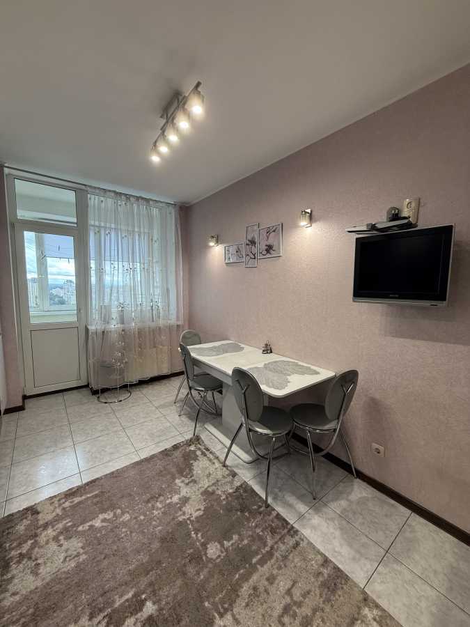 Продажа 2-комнатной квартиры 82.2 м², Депутатская ул., 23А