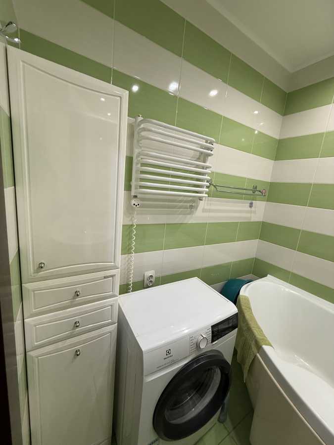 Продажа 2-комнатной квартиры 82.2 м², Депутатская ул., 23А
