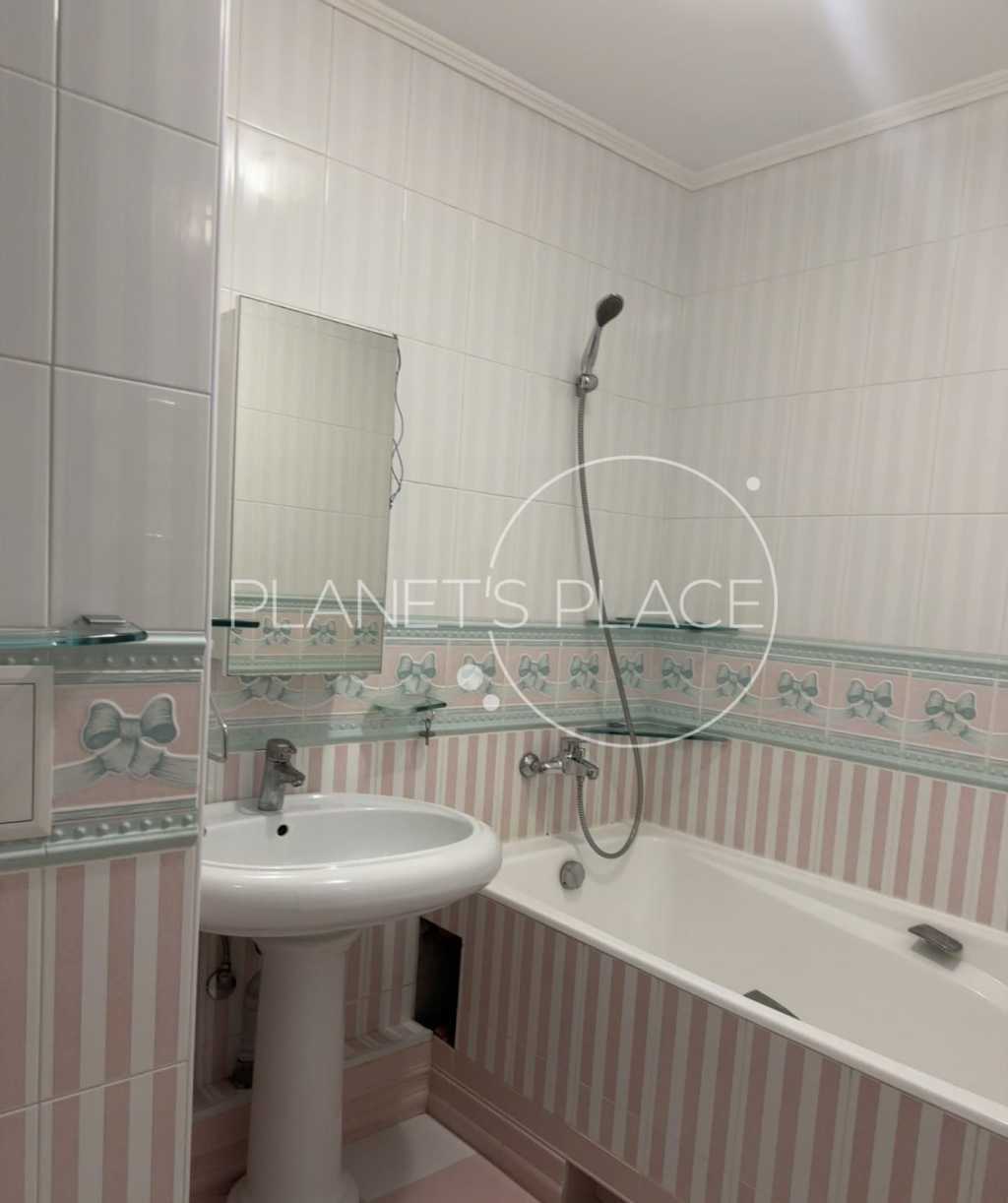 Продажа 3-комнатной квартиры 82 м², Ивана Улитина ул., Пулюя, 1