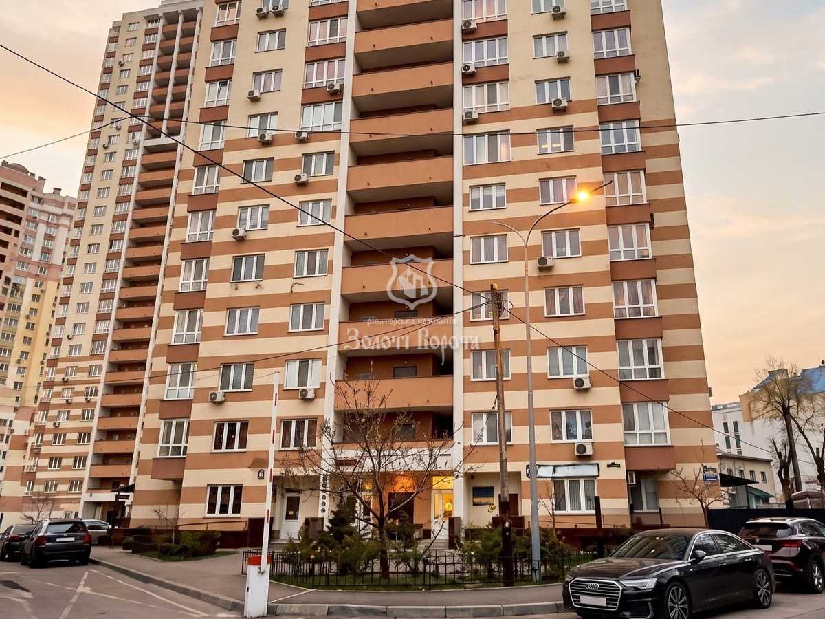 Продажа 2-комнатной квартиры 75.2 м², Краковская ул., 27
