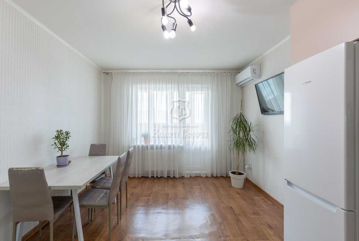 Продажа 2-комнатной квартиры 77.8 м², Балтийский пер., 5