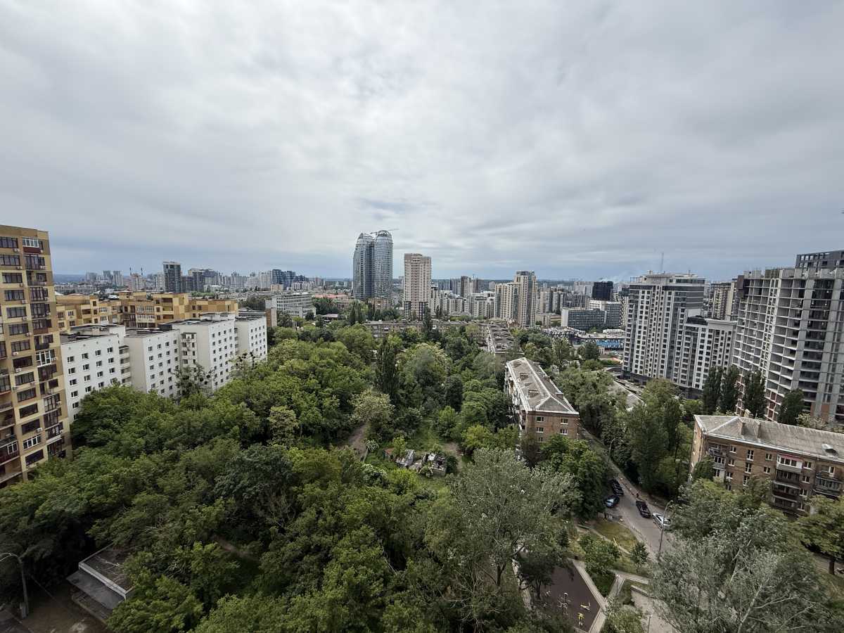 Продажа 2-комнатной квартиры 83 м², Евгения Коновальца ул., 36В