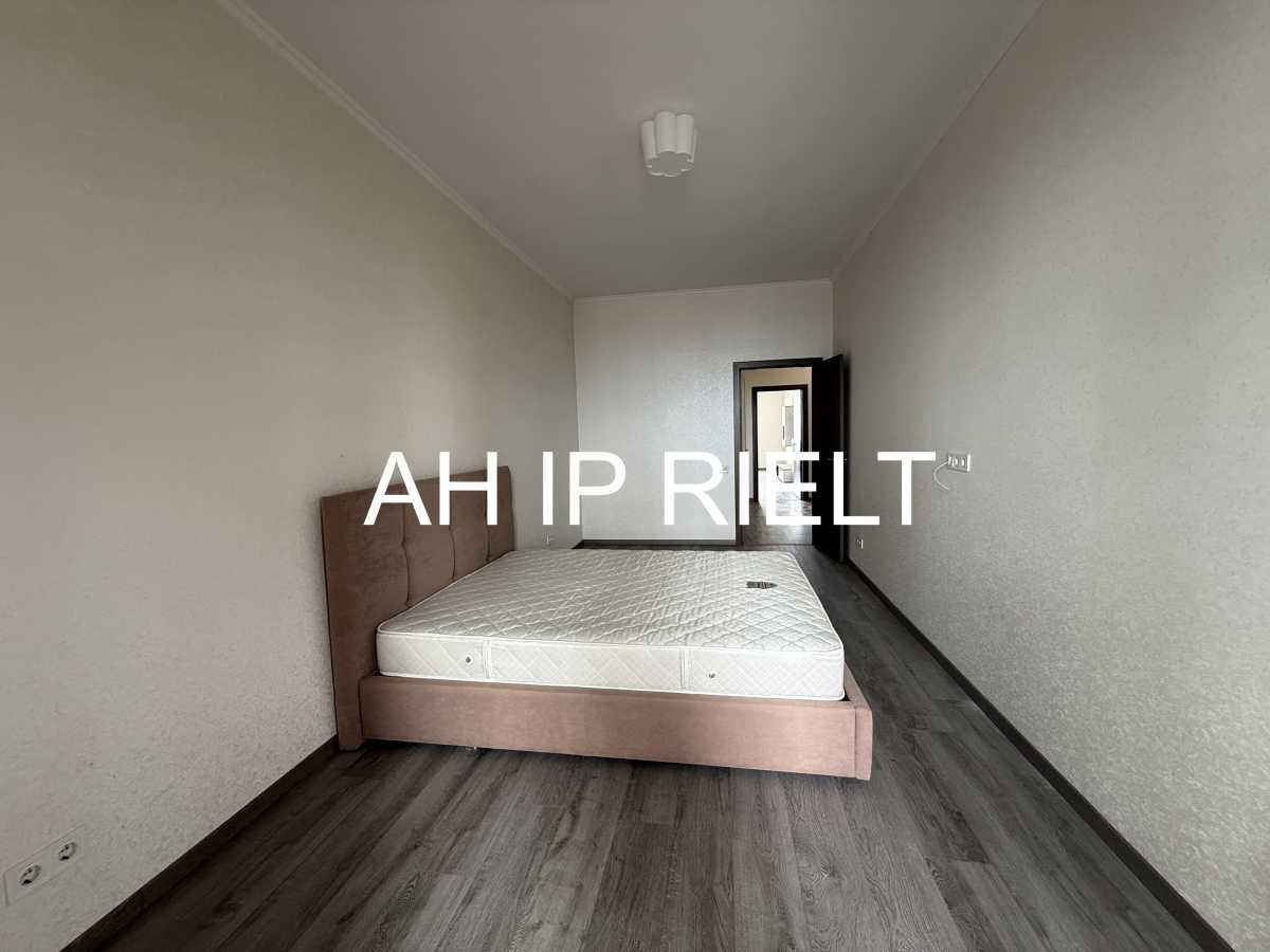 Продажа 2-комнатной квартиры 83 м², Евгения Коновальца ул., 36В