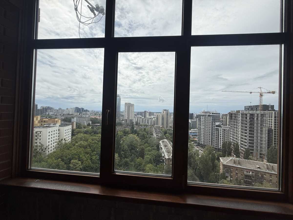 Продажа 2-комнатной квартиры 83 м², Евгения Коновальца ул., 36В