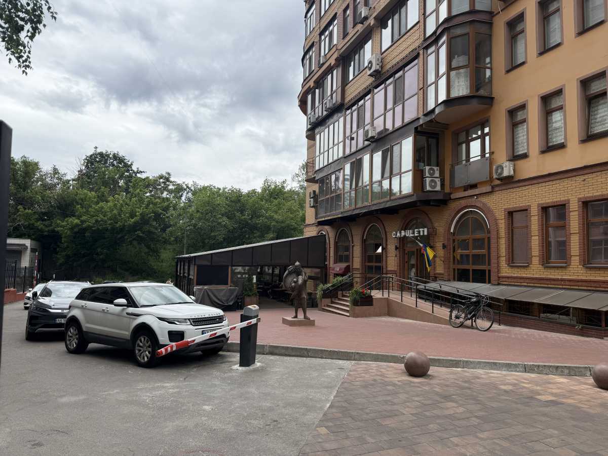 Продажа 2-комнатной квартиры 83 м², Евгения Коновальца ул., 36В