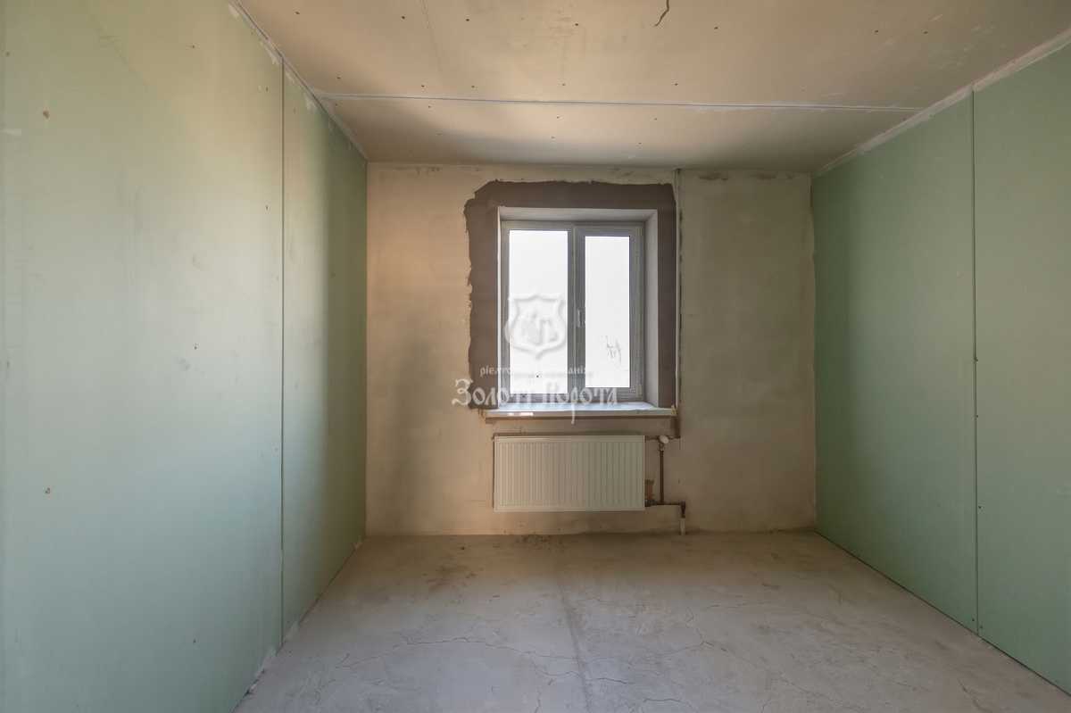 Продажа 4-комнатной квартиры 90 м², Школьный пер., 1а