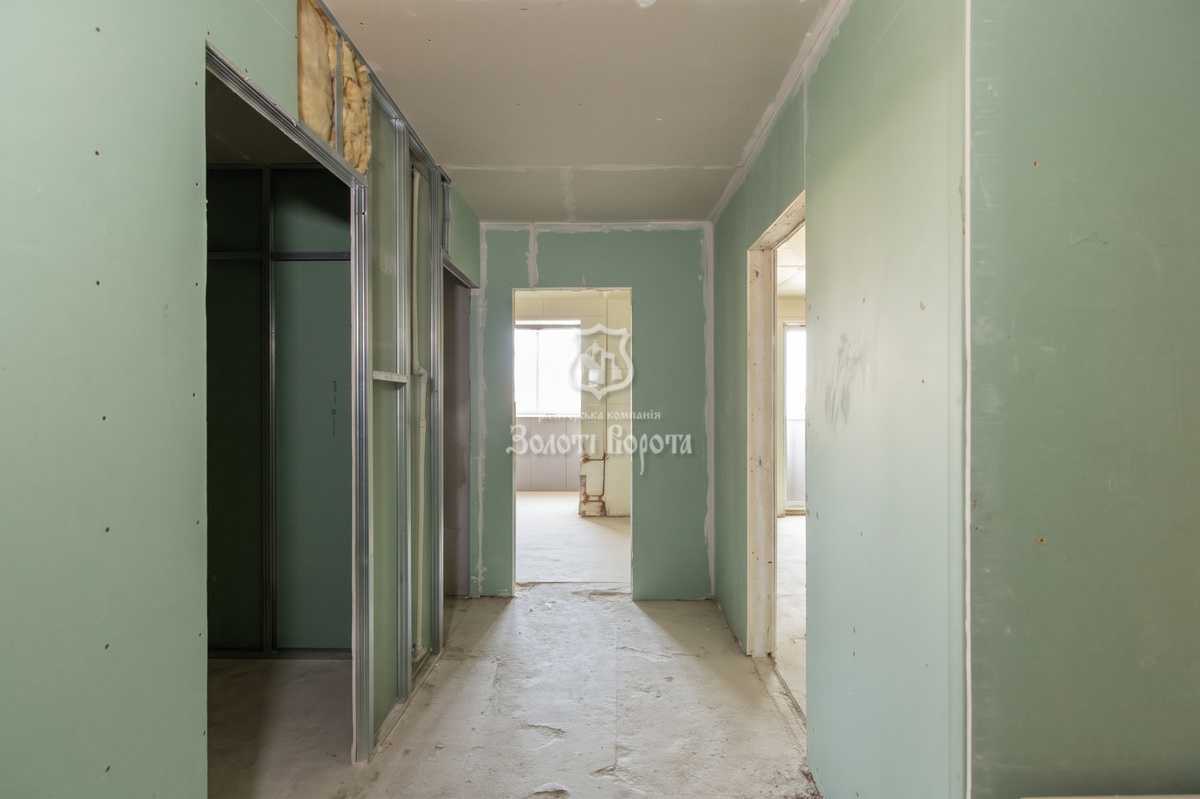 Продажа 4-комнатной квартиры 90 м², Школьный пер., 1а