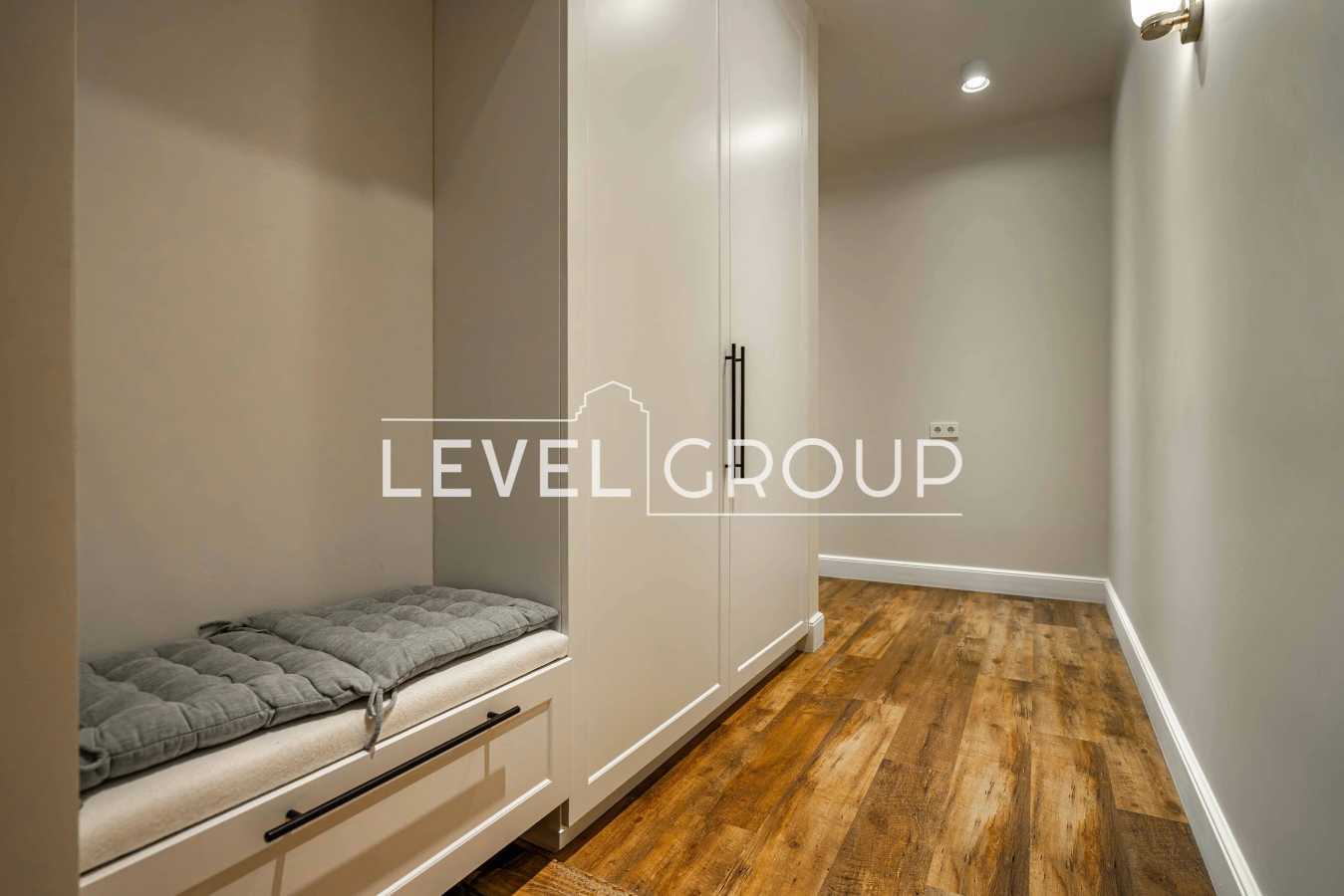 Продажа 2-комнатной квартиры 75.7 м², Златоустовская ул., 25