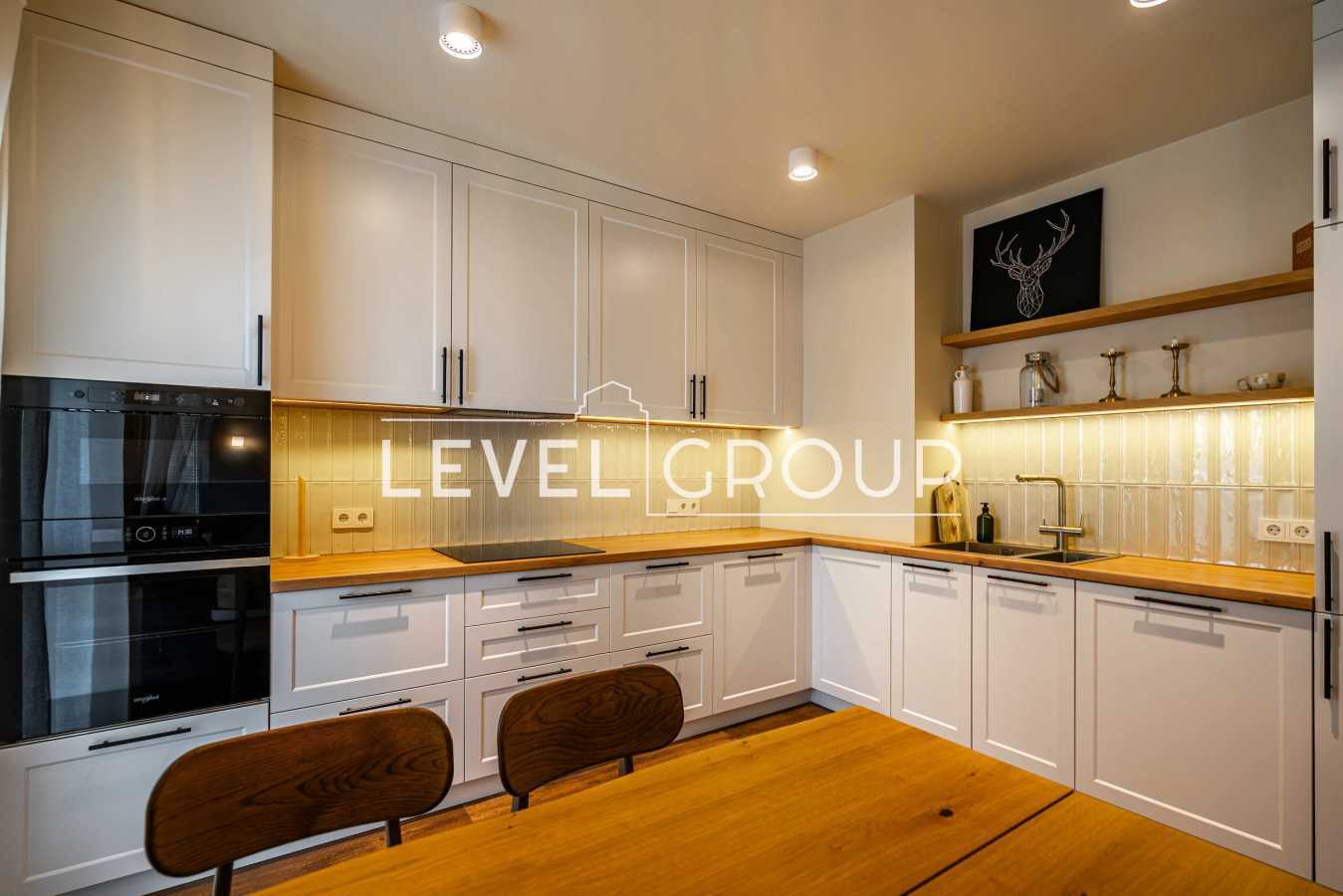 Продажа 2-комнатной квартиры 75.7 м², Златоустовская ул., 25