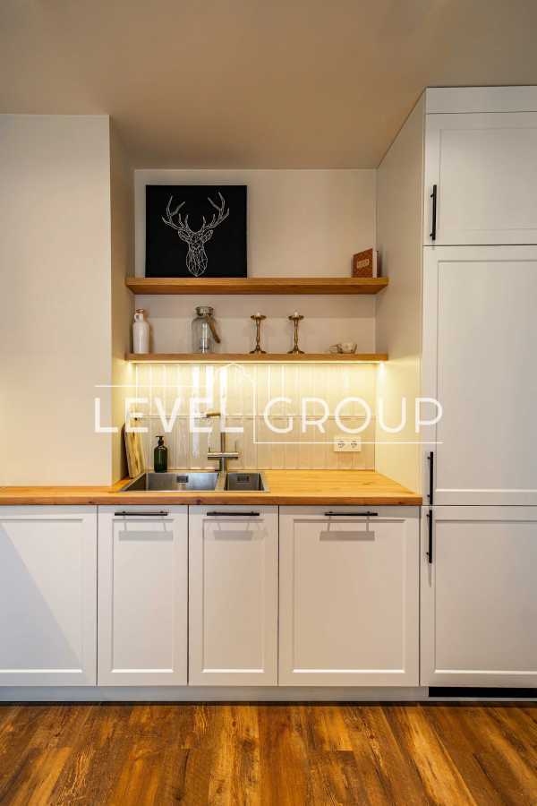 Продажа 2-комнатной квартиры 75.7 м², Златоустовская ул., 25