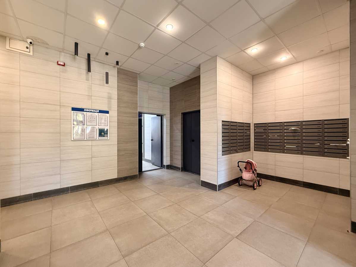 Продаж 1-кімнатної квартири 46.7 м², Євгена Сверстюка вул., 6