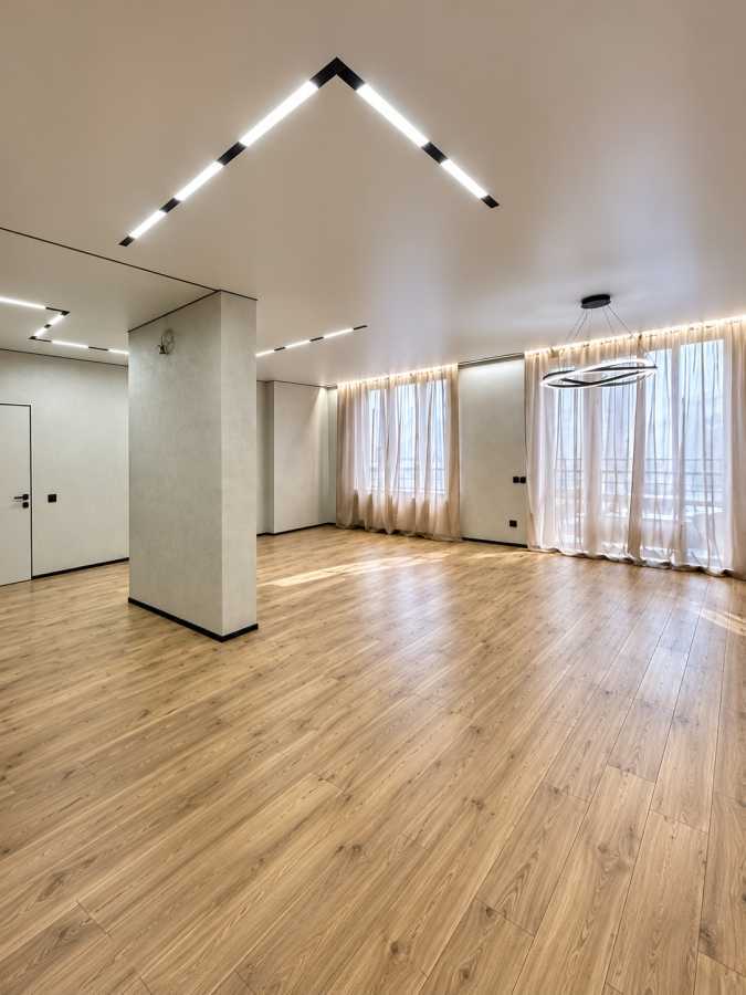 Оренда офісу 54 м², Дніпровська наб., 18а