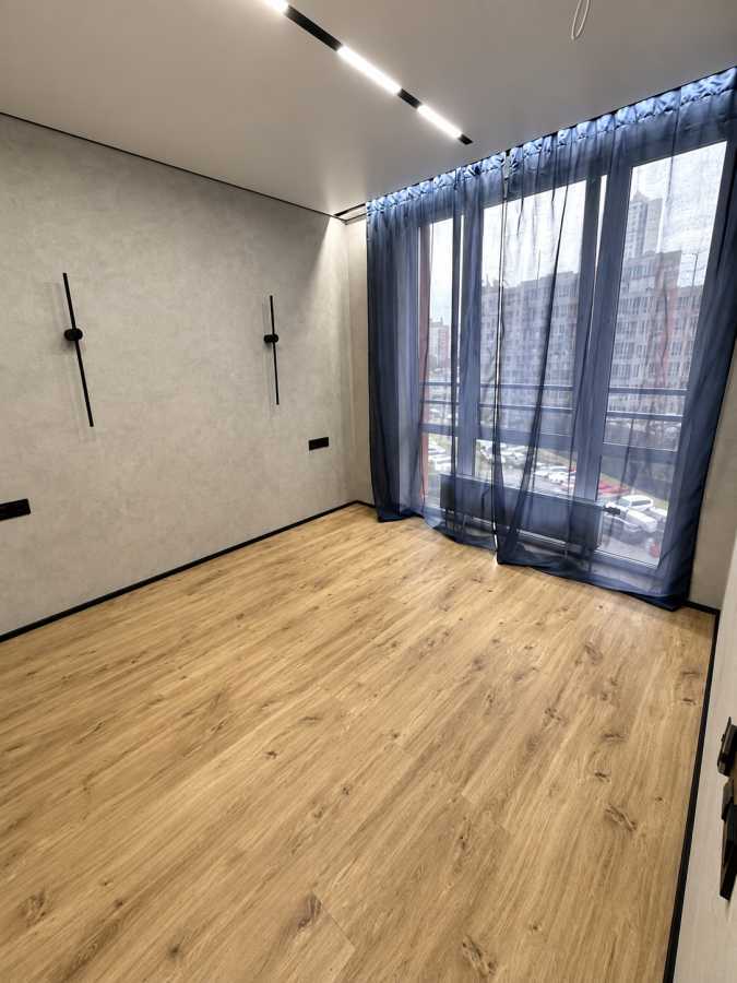 Оренда офісу 54 м², Дніпровська наб., 18а