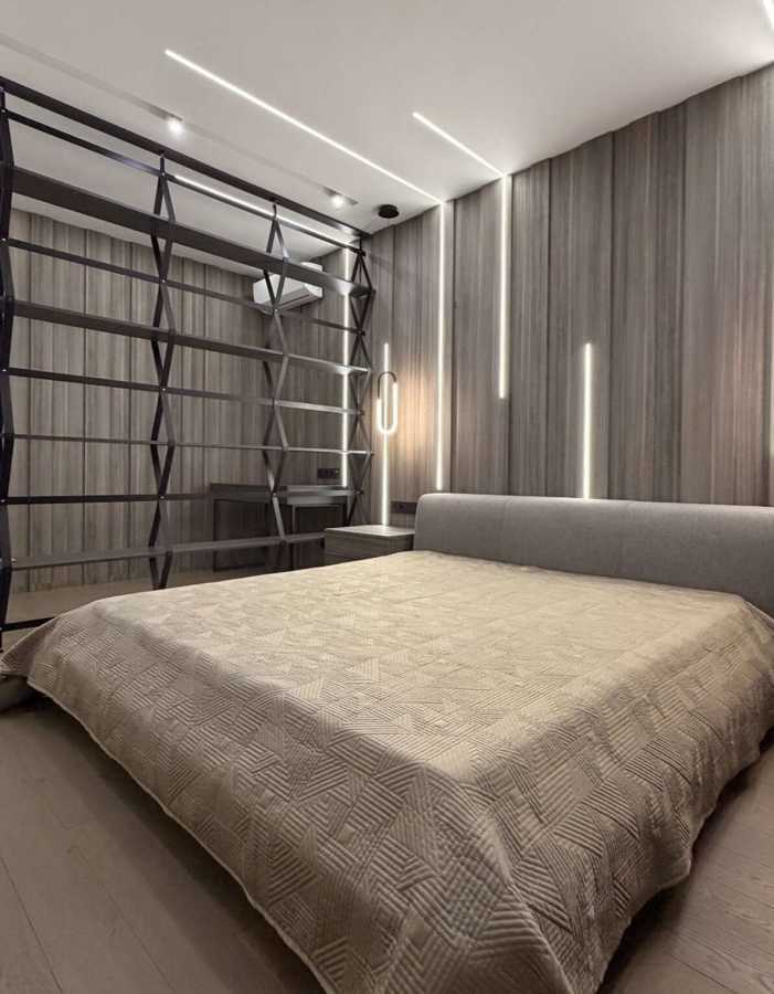 Продажа 1-комнатной квартиры 76 м², Лабораторный пер., 7