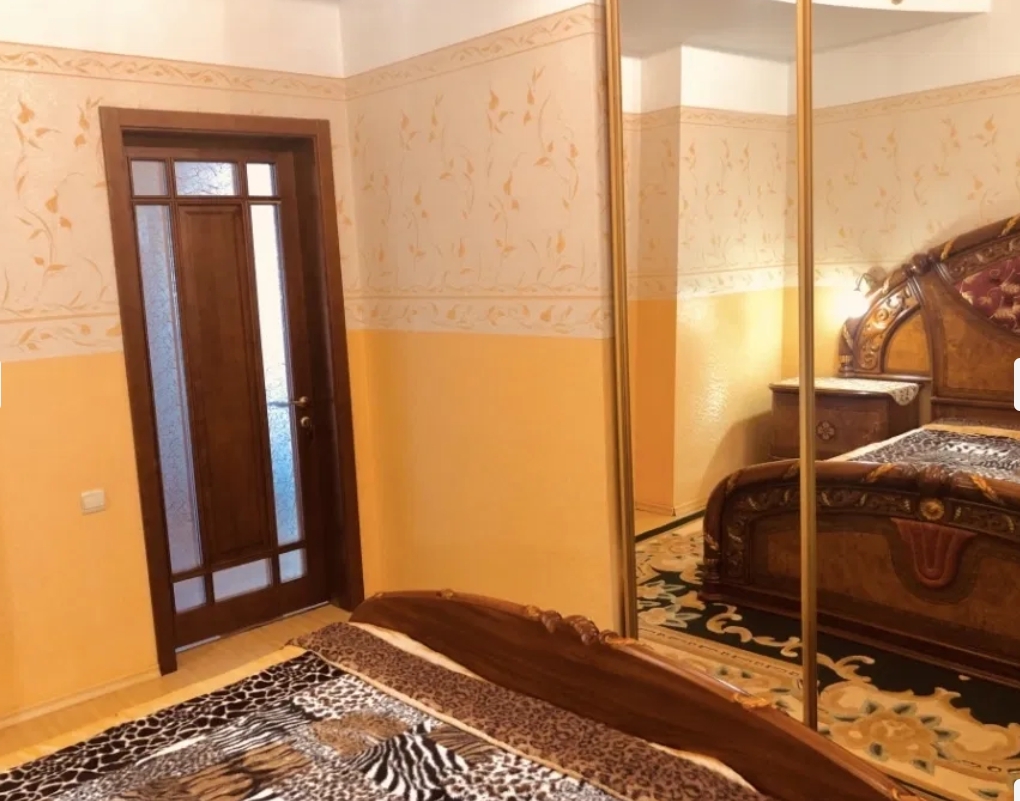Аренда дома 200 м², Леваневского ул.