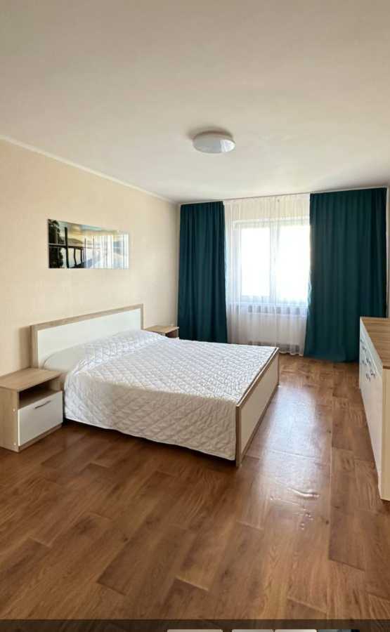 Аренда 2-комнатной квартиры 78.3 м², Ревуцкого ул., 54