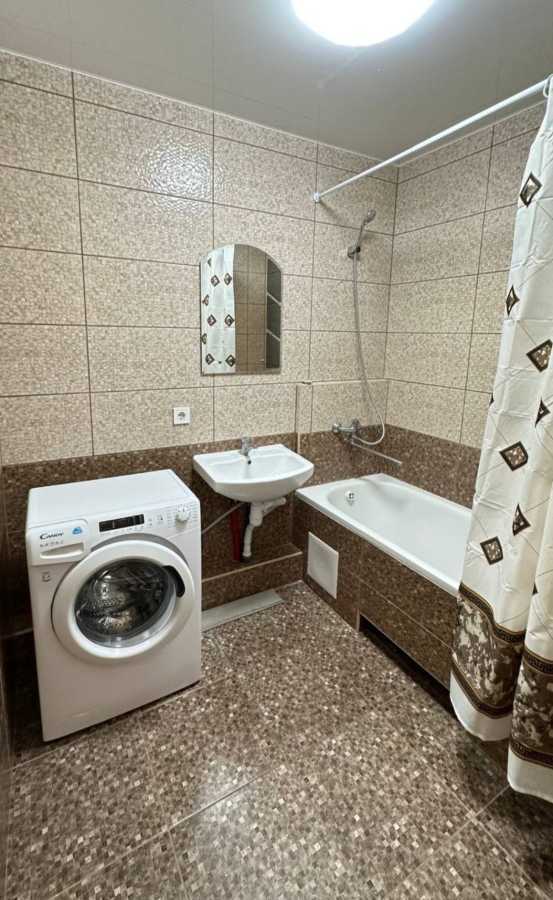 Аренда 2-комнатной квартиры 78.3 м², Ревуцкого ул., 54