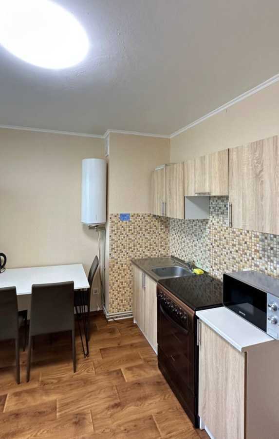 Аренда 2-комнатной квартиры 78.3 м², Ревуцкого ул., 54