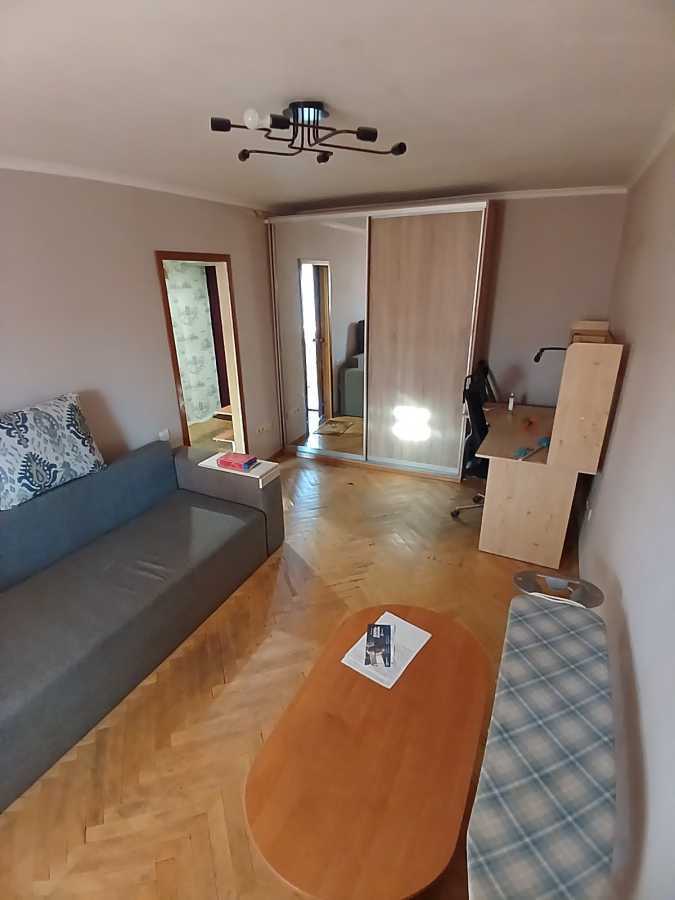 Продажа 1-комнатной квартиры 30 м², Труда бул., 2