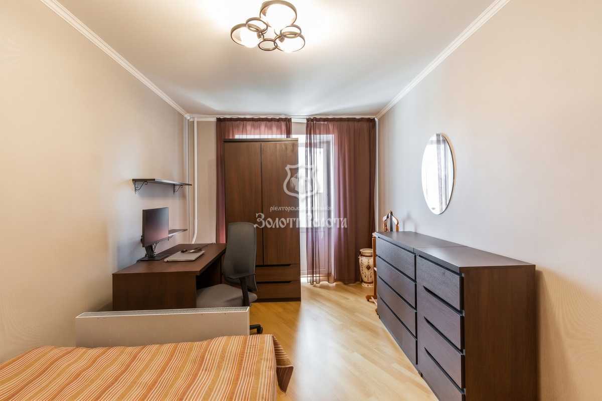 Продажа 4-комнатной квартиры 81.9 м², Салютная ул., 4А