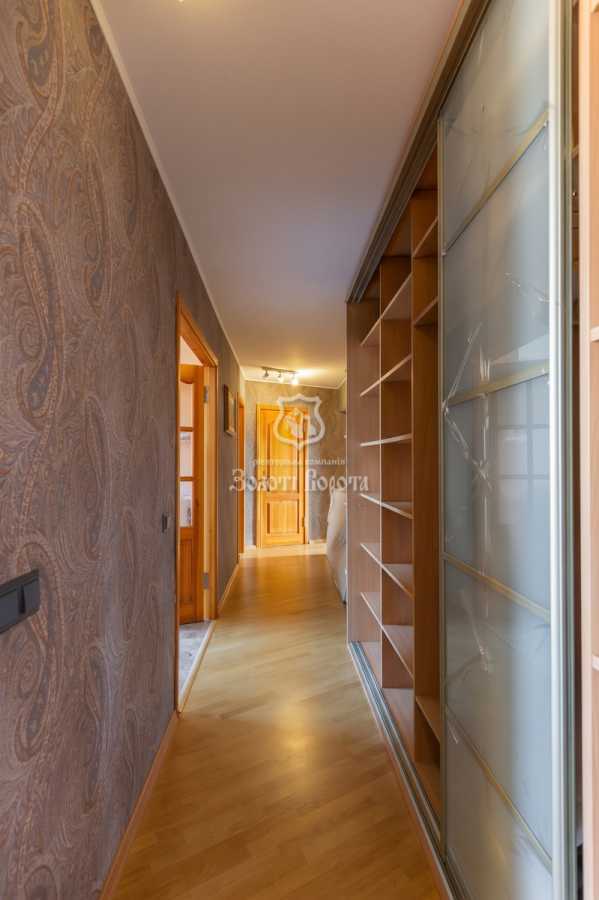 Продажа 4-комнатной квартиры 81.9 м², Салютная ул., 4А