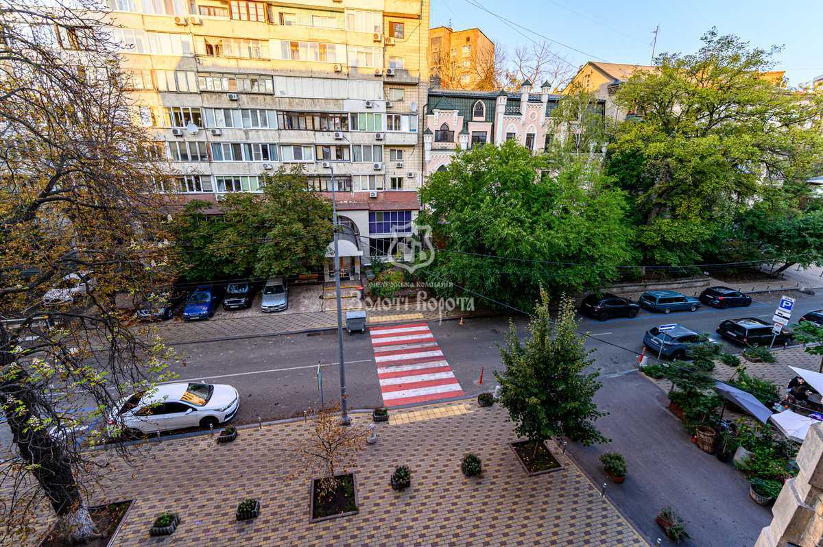 Продаж 1-кімнатної квартири 36.3 м², Микільсько-Ботанічна вул., 7/9