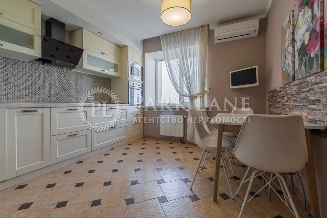 Продажа 3-комнатной квартиры 100 м², Гарматная ул., 38А