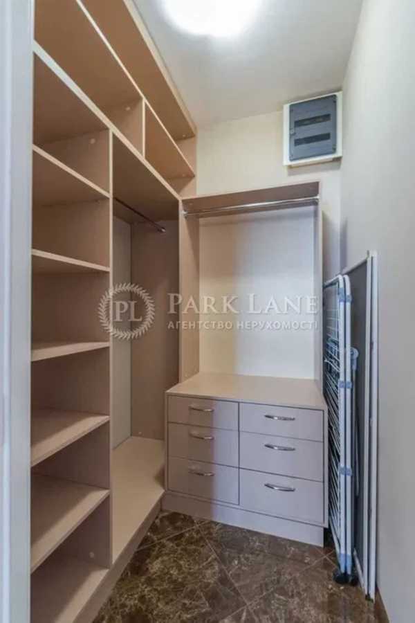 Продажа 3-комнатной квартиры 100 м², Гарматная ул., 38А