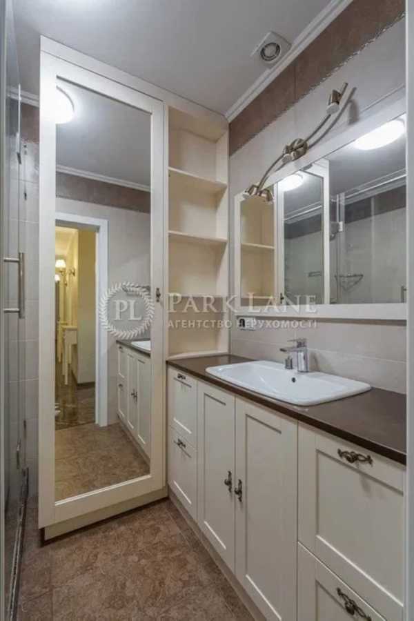 Продажа 3-комнатной квартиры 100 м², Гарматная ул., 38А