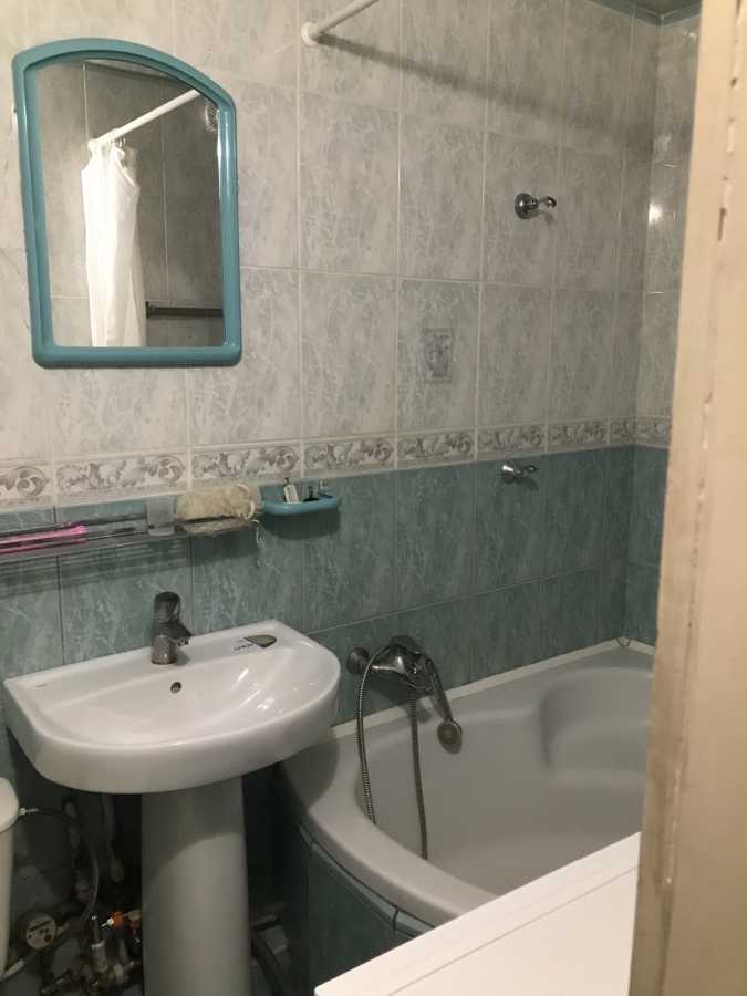 Оренда 3-кімнатної квартири 68 м², Єреванська вул., 32