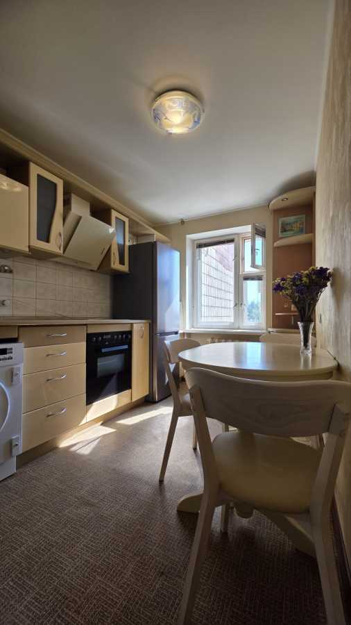 Оренда 3-кімнатної квартири 75 м², Петра Радченко вул., 12