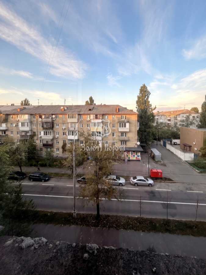 Продажа 2-комнатной квартиры 43.2 м², Строителей ул., 5