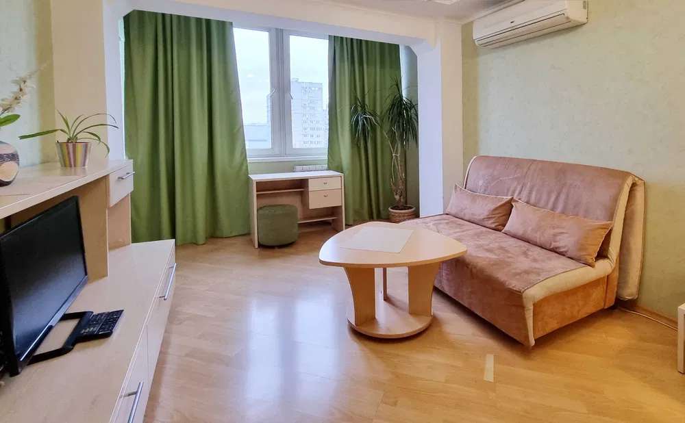 Продажа 1-комнатной квартиры 34 м², Евгения Сверстюка ул., 8