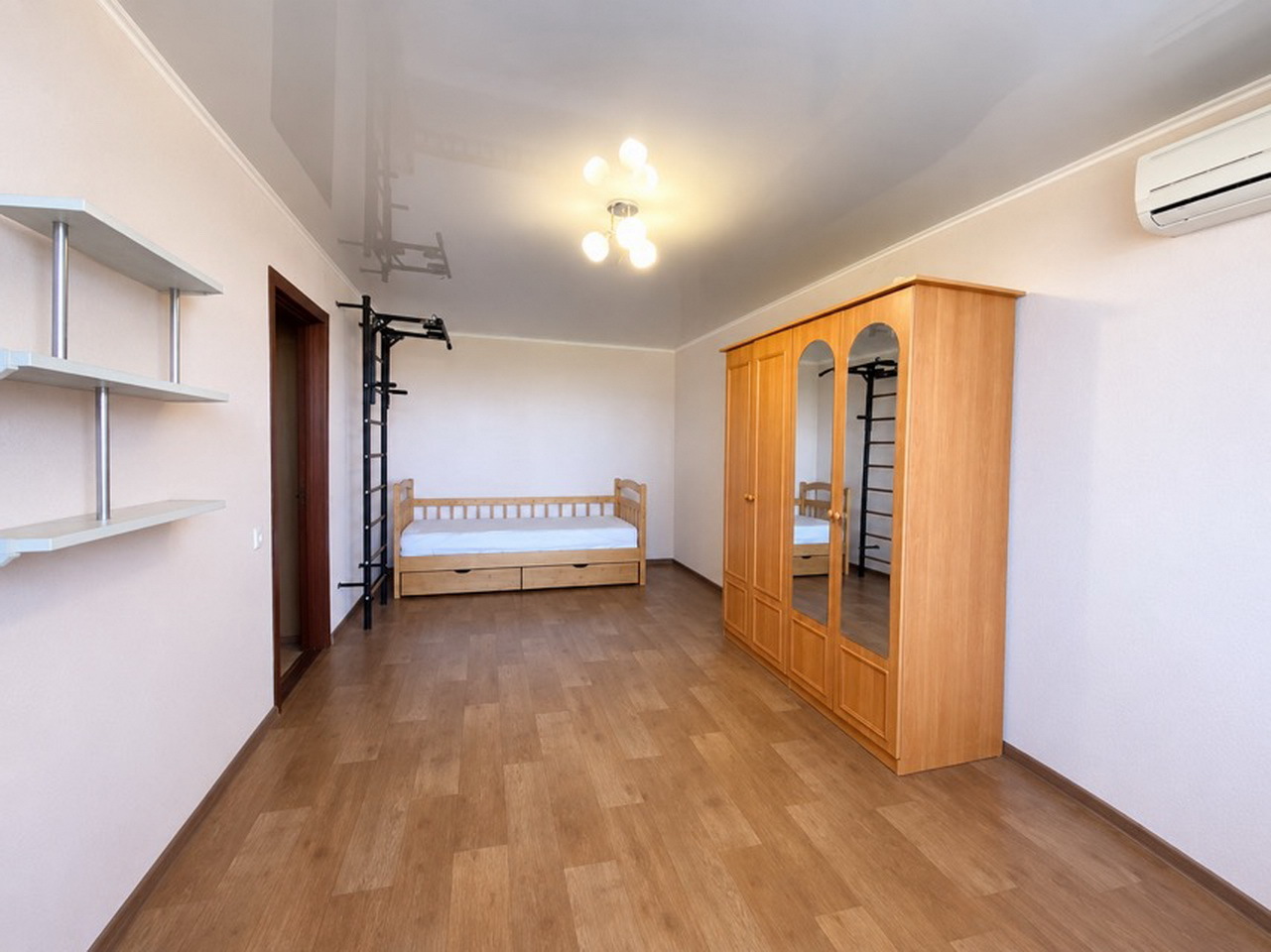 Продажа 2-комнатной квартиры 46 м², Киевская ул.