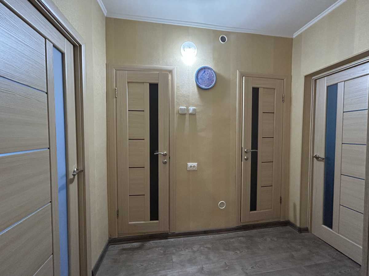 Продаж 3-кімнатної квартири 74.5 м², Ломоносова вул., 8