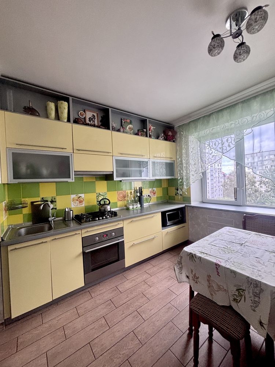 Продажа 3-комнатной квартиры 65 м², Донецкое шоссе, 97