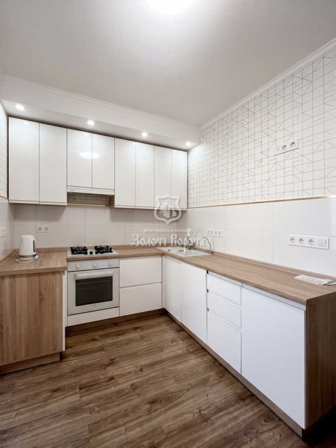 Продажа 1-комнатной квартиры 40.3 м², Бакинська, 1